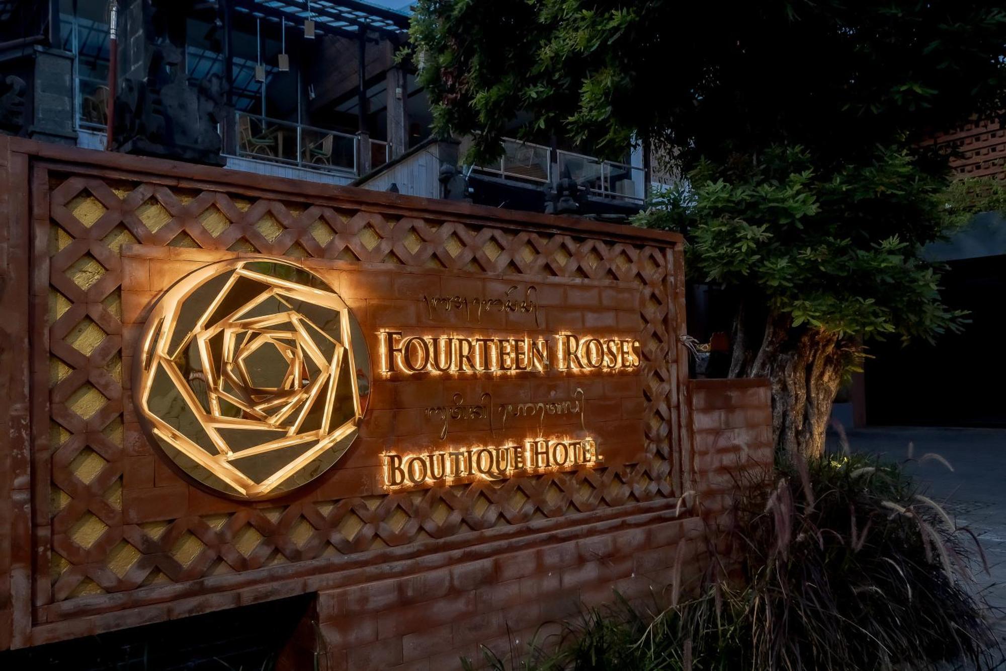 Fourteen Roses Boutique Hotel, Kuta Legian Exterior foto