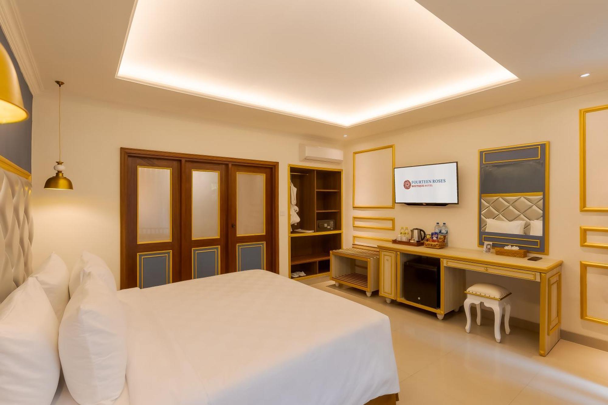 Fourteen Roses Boutique Hotel, Kuta Legian Exterior foto