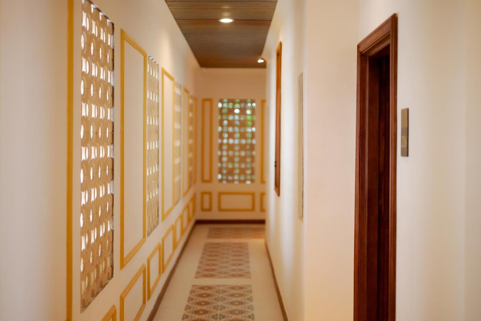 Fourteen Roses Boutique Hotel, Kuta Legian Exterior foto