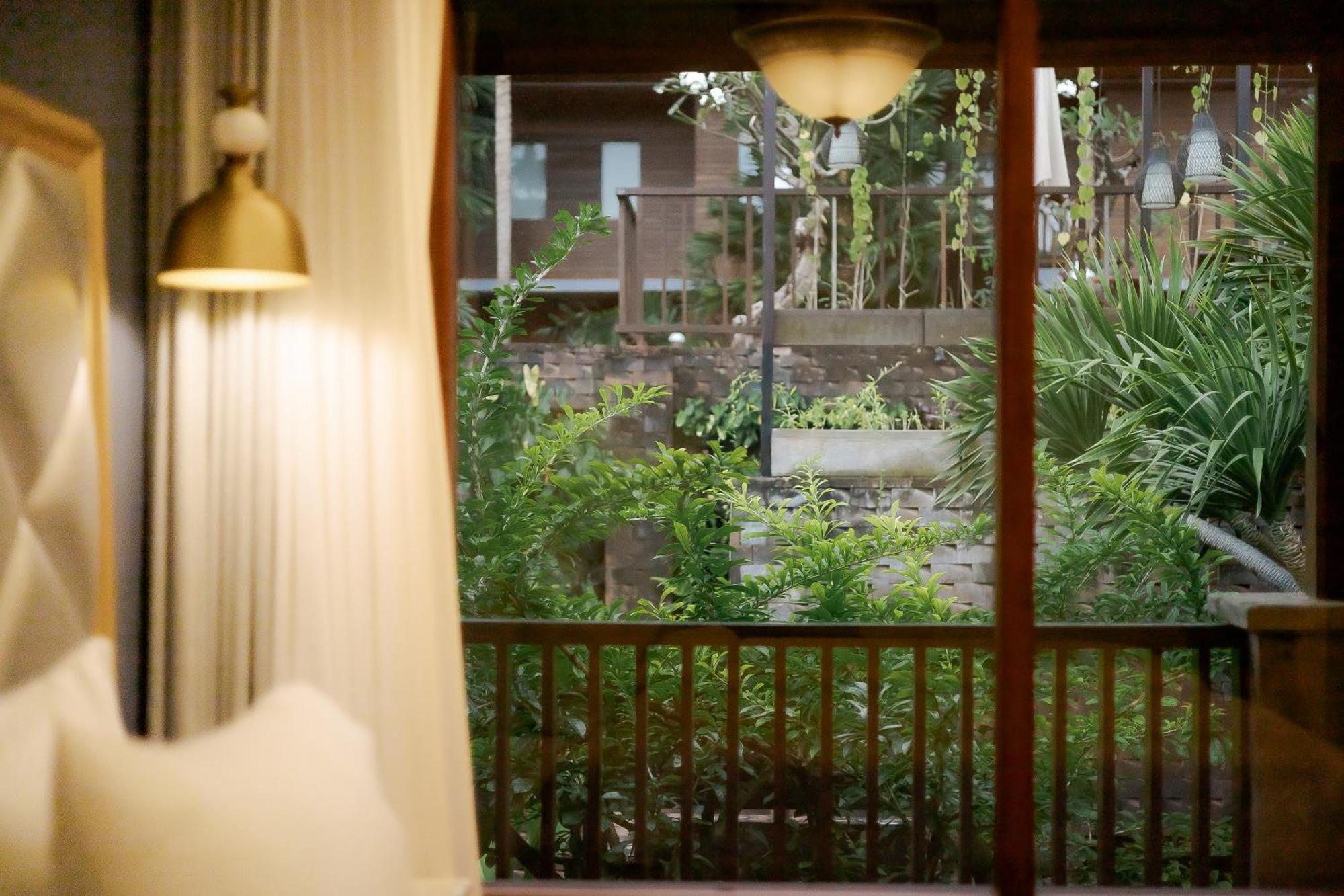 Fourteen Roses Boutique Hotel, Kuta Legian Exterior foto