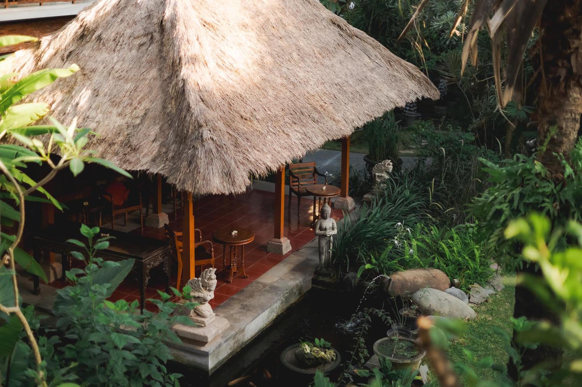 Fourteen Roses Boutique Hotel, Kuta Legian Exterior foto