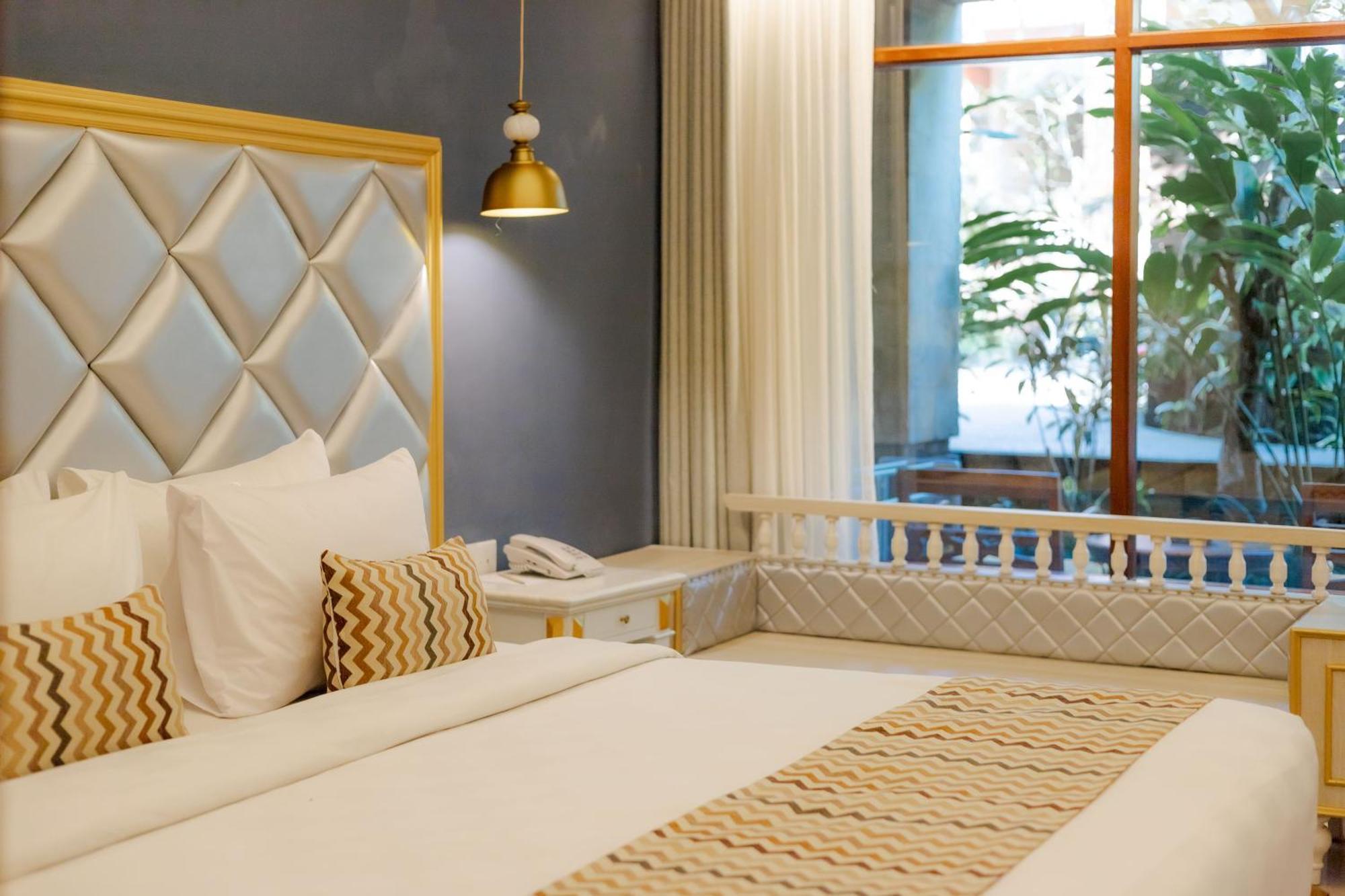 Fourteen Roses Boutique Hotel, Kuta Legian Exterior foto