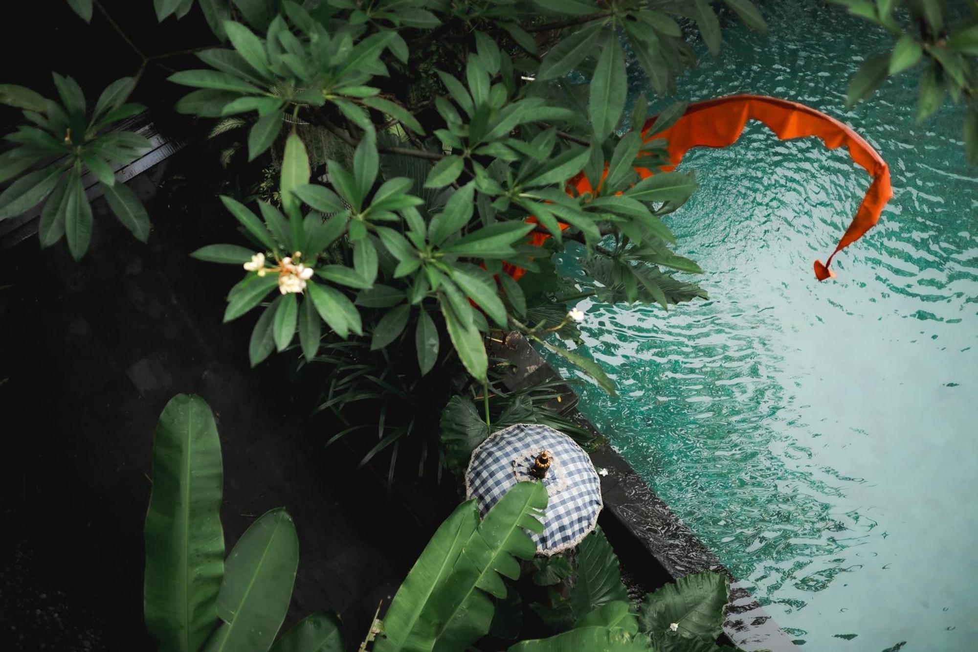 Fourteen Roses Boutique Hotel, Kuta Legian Exterior foto